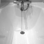 bath-1937412_640