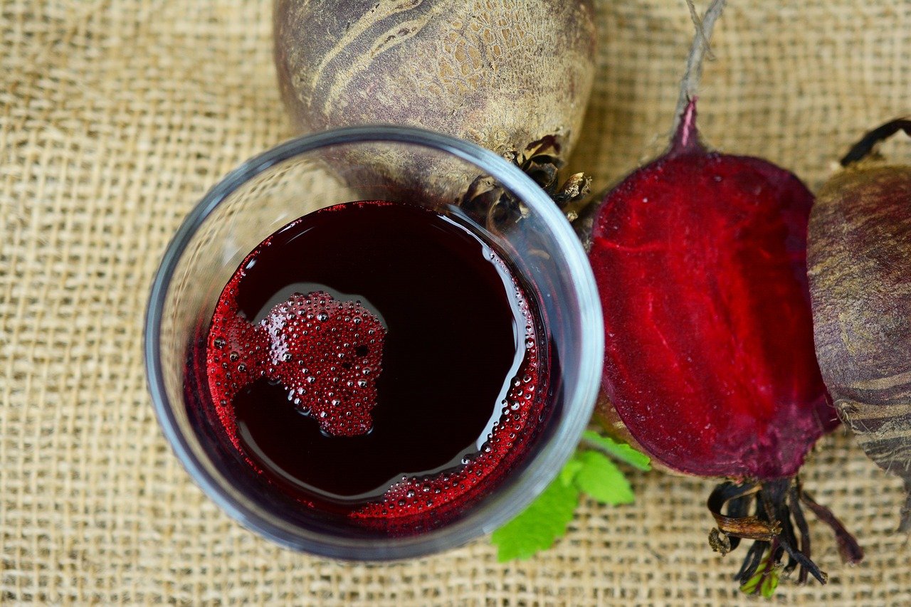 beetroot-juice-2512474_1280 (1)